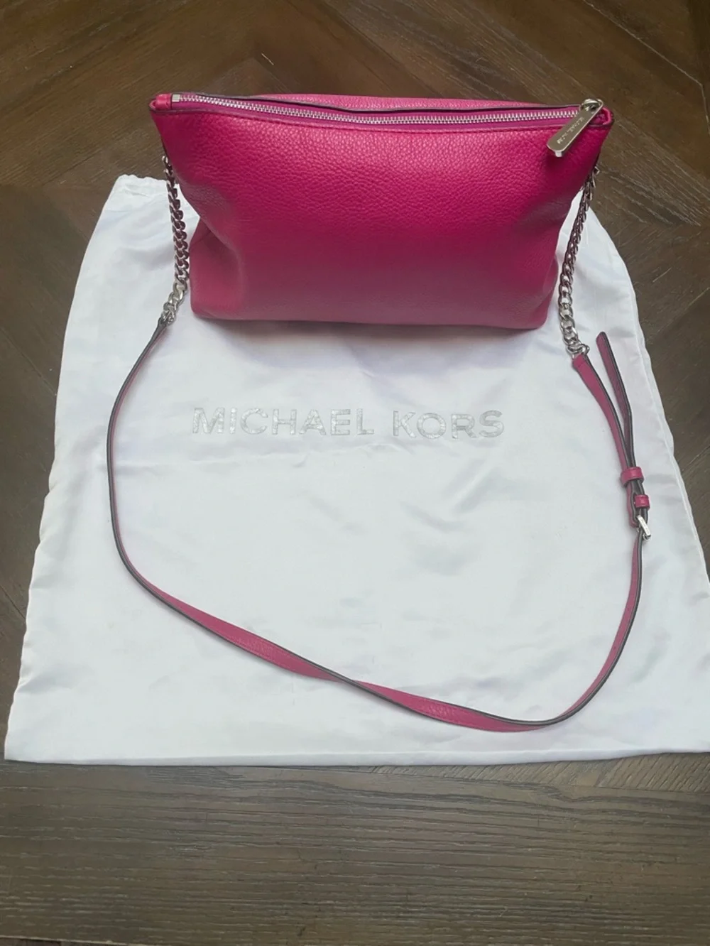 Michael Kors Hot Pink Pebbled Leather Crossbody Shoulder Bag, Pillow and Dustbag - Picture 3 of 14